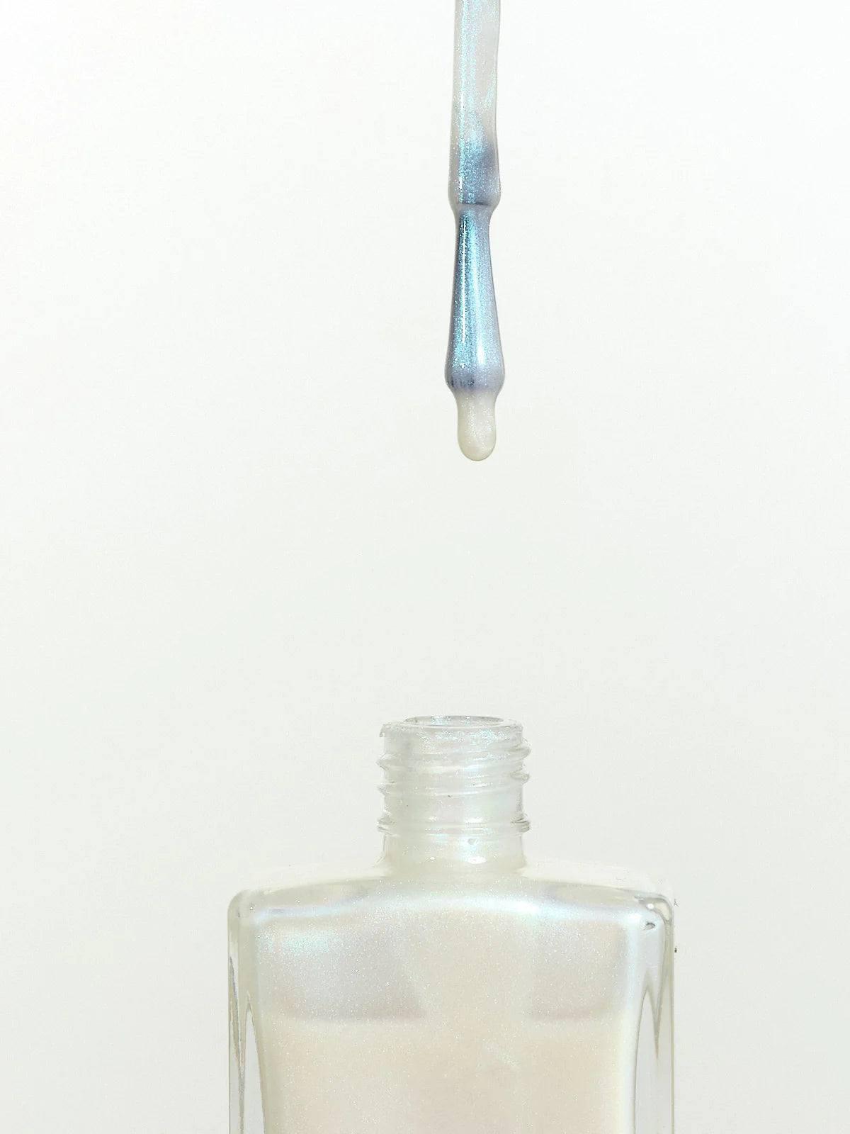 Licia Florio Nagellack Floral