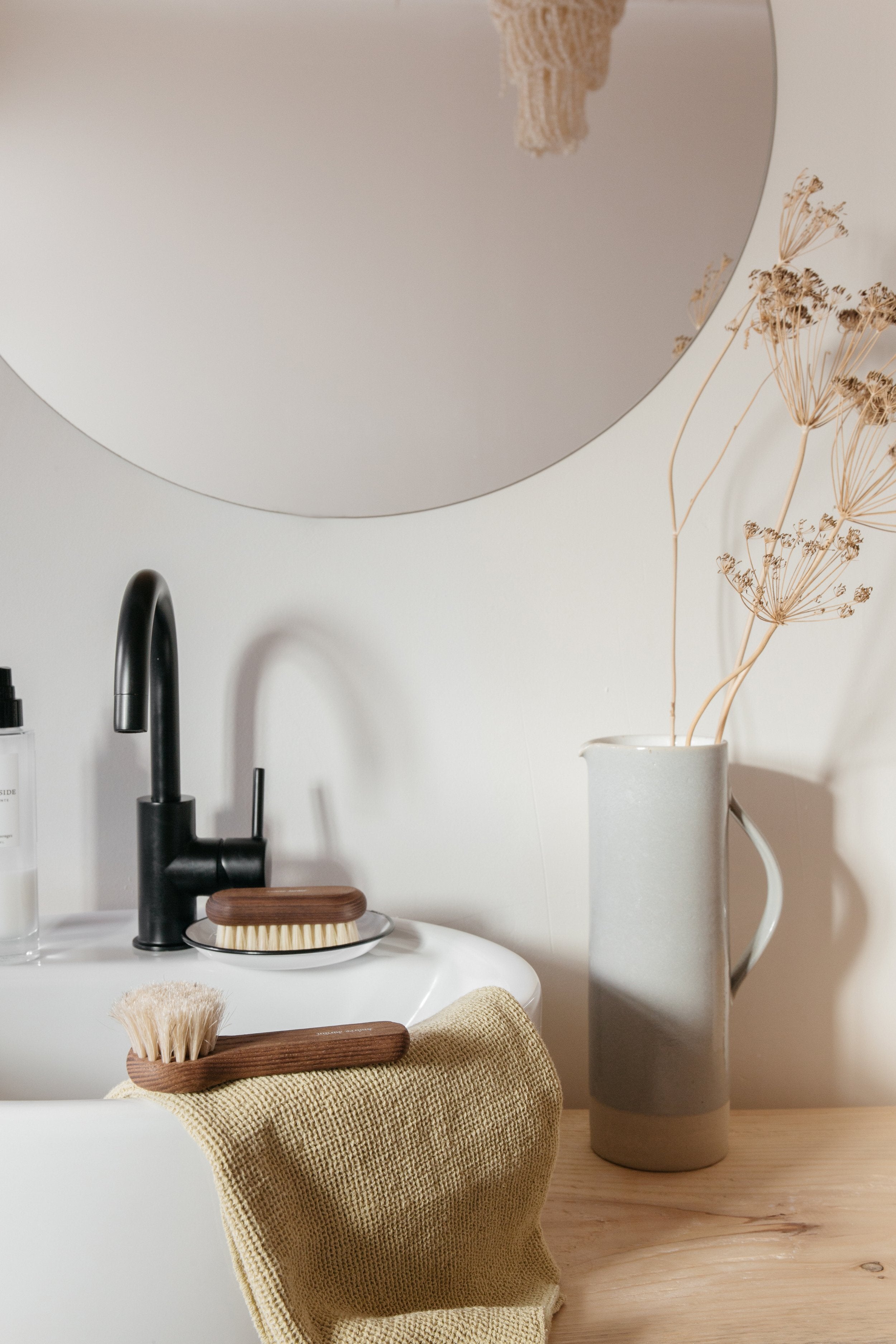 Cleansing brush face