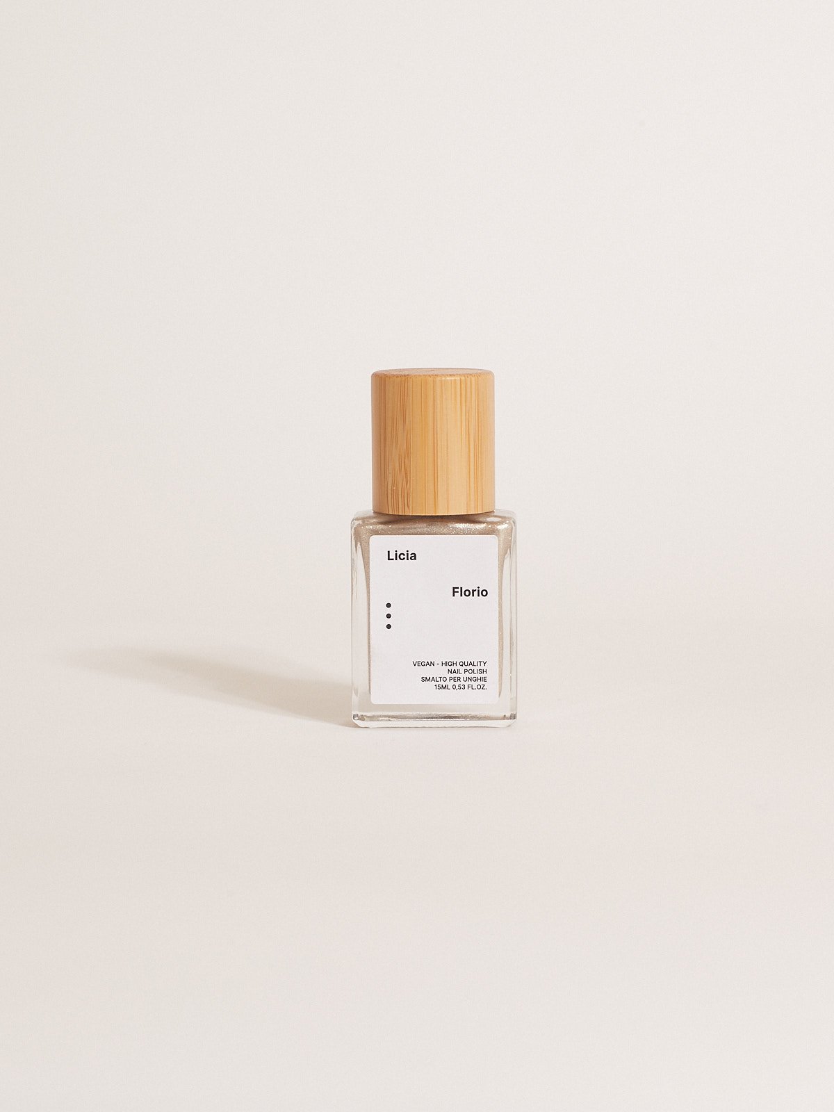 Licia Florio Nagellack Mother of Pearl