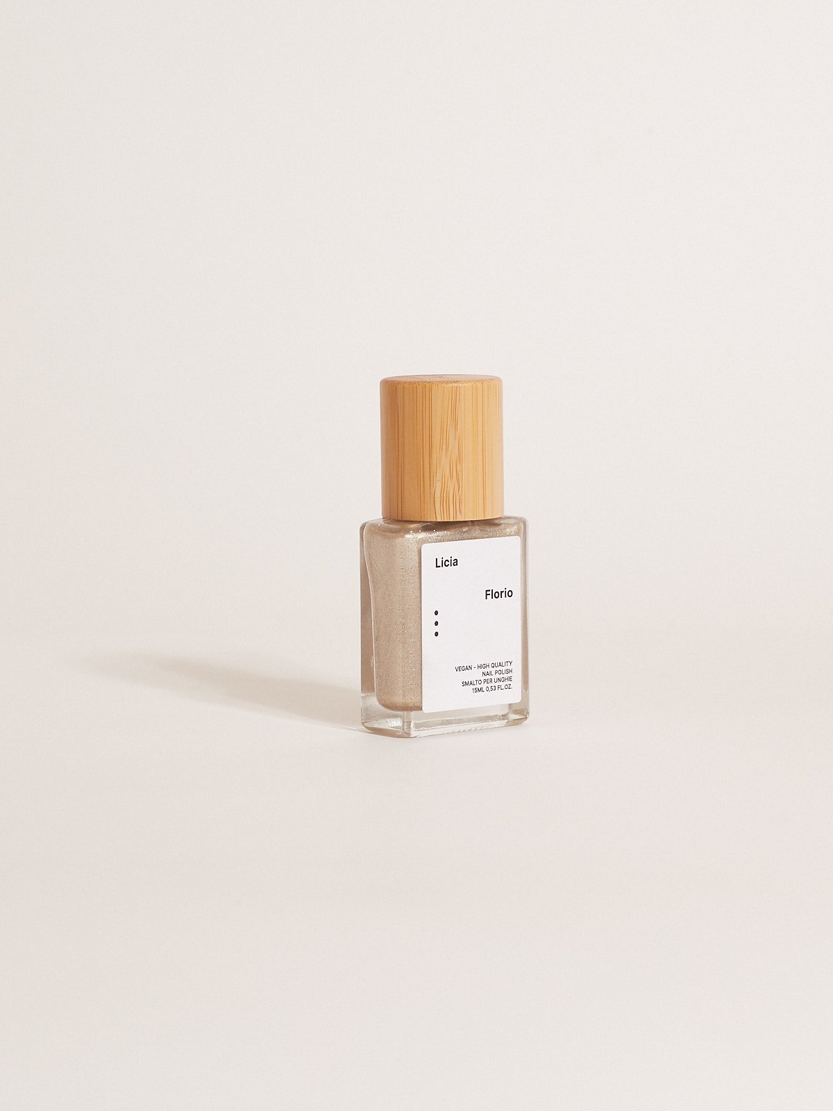 Licia Florio Nagellack Mother of Pearl