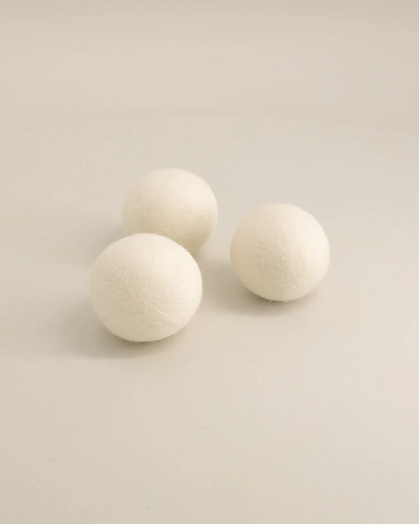 Drying balls made from virgin wool