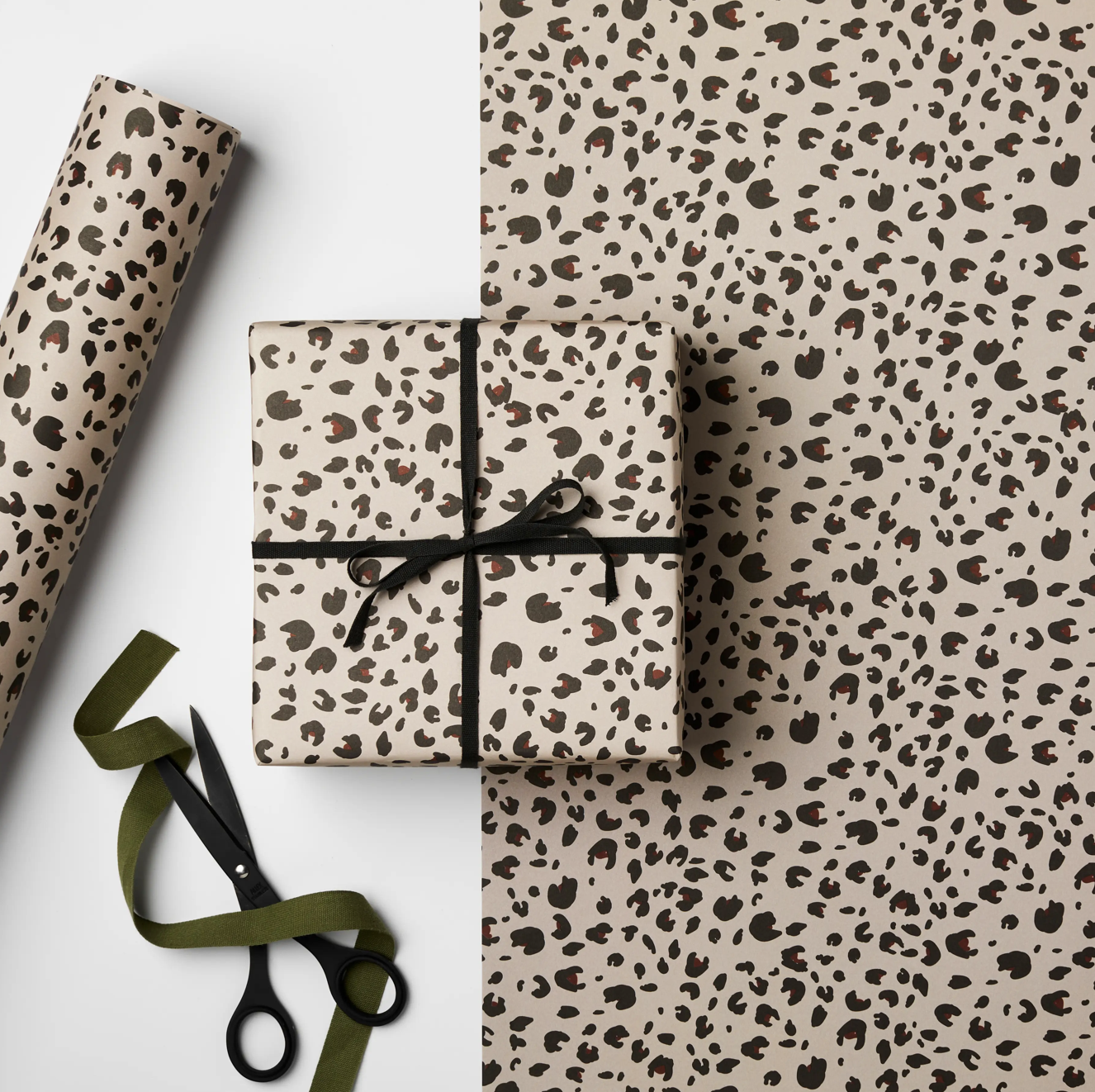 Wrapping paper Leo