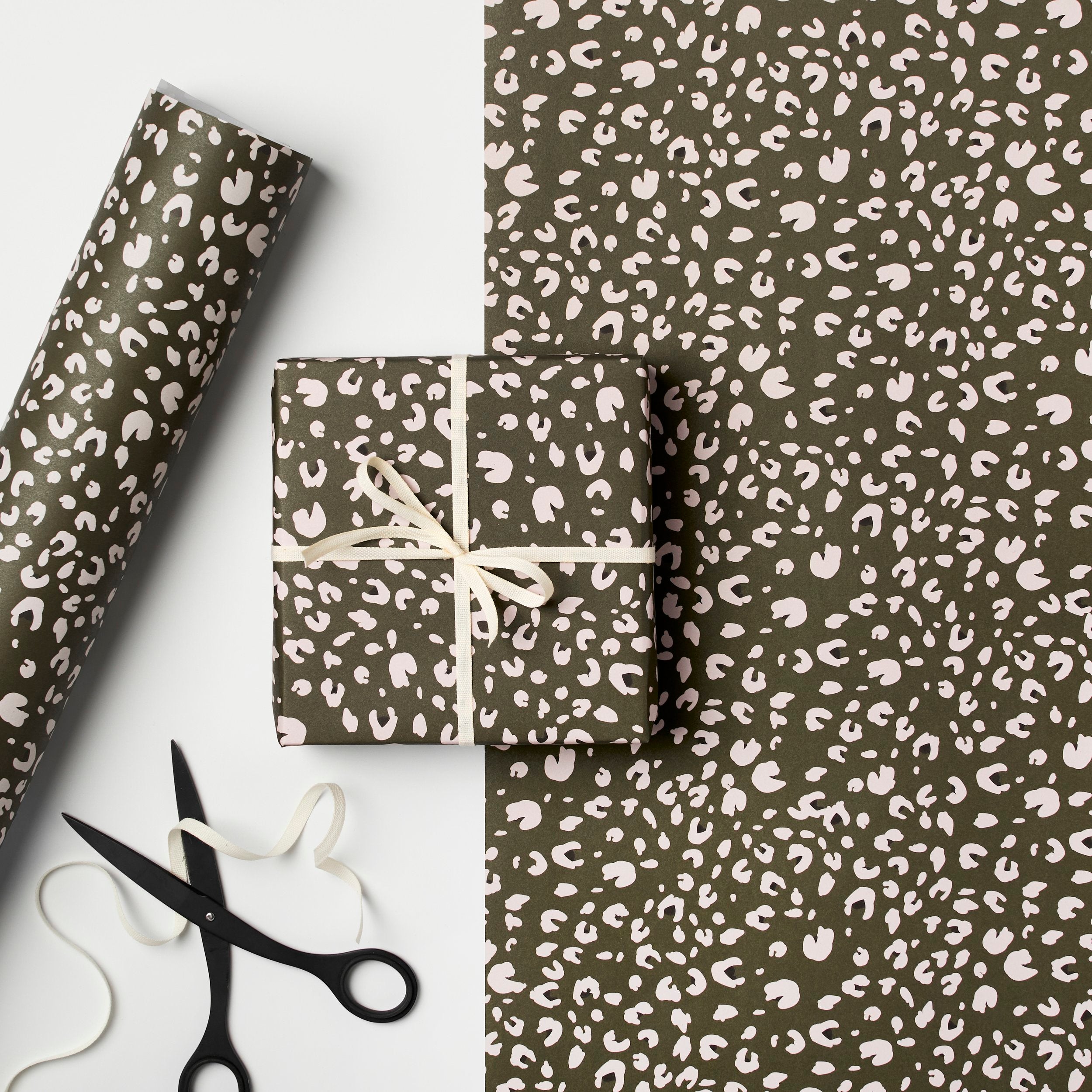 Wrapping paper Leo